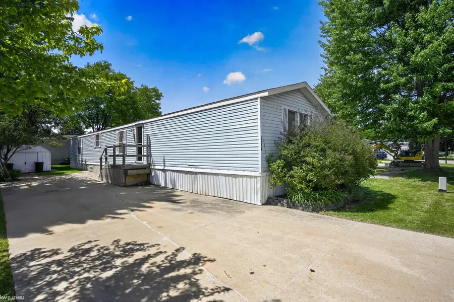 14278 Bronte DR, Shelby, MI 48315 - #3