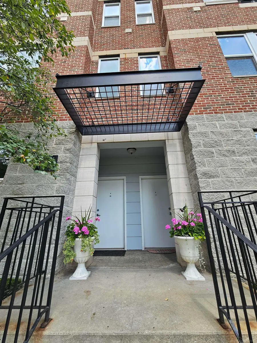 66 Clinton ST, Mount Clemens, MI 48043 - #3