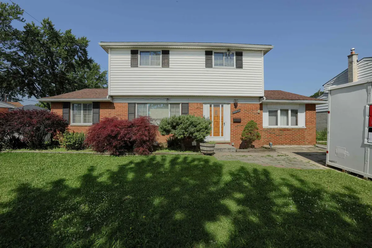 39533 Spalding DR, Sterling Heights, MI 48313 - #1