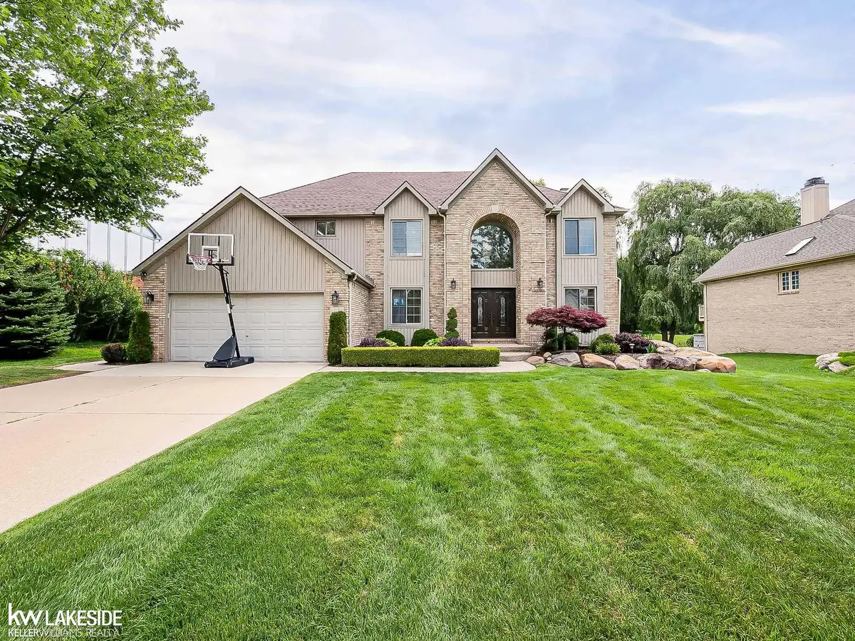2058 Reagan DR, Rochester Hills, MI 48309 - #1