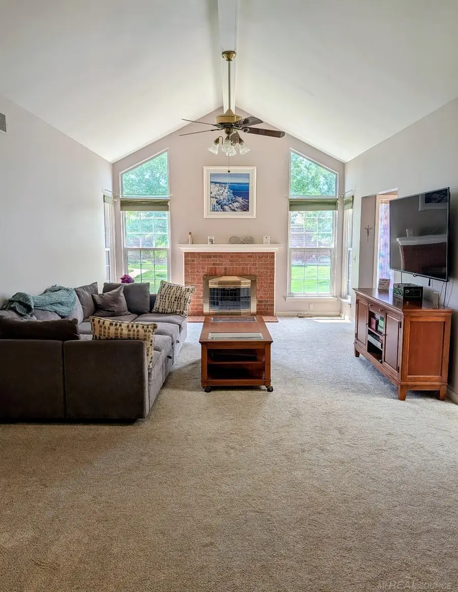30592 lynn ct CT, Chesterfield, MI 48051 - #3