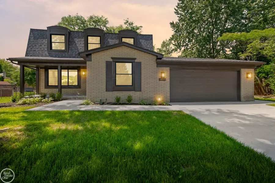 39713 Chaffer CT, Clinton, MI 48038 - #2