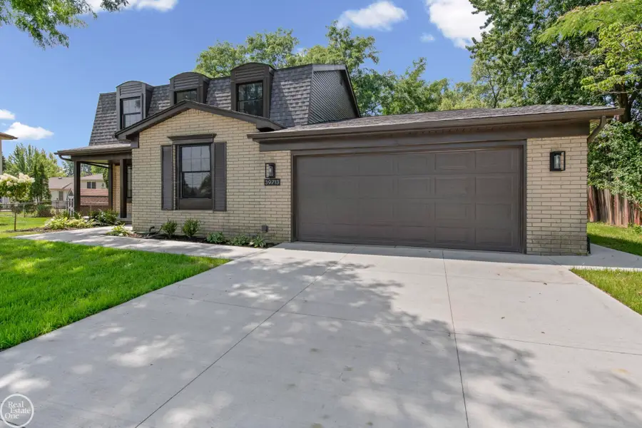 39713 Chaffer CT, Clinton, MI 48038 - #3