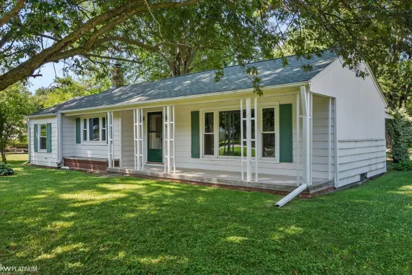 73837 Floral ST, Armada, MI 48005