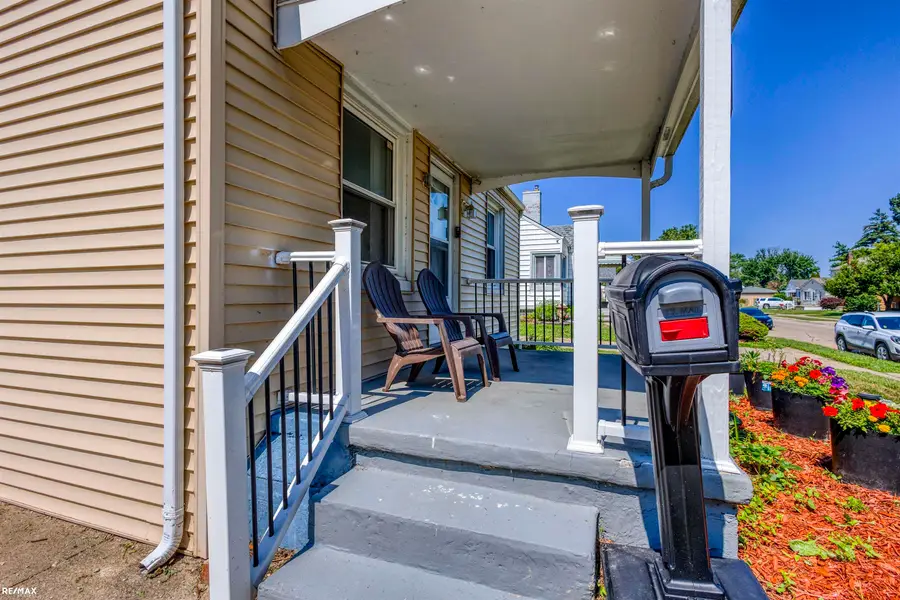 22012 Grand Lake ST, Saint Clair Shores, MI 48080 - #3