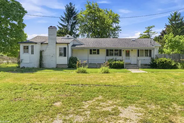 6098 Burtch RD, Jeddo, MI 48032