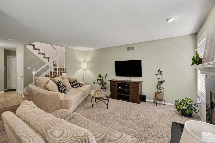 45658 Rathmore ST, Macomb, MI 48044 - #2