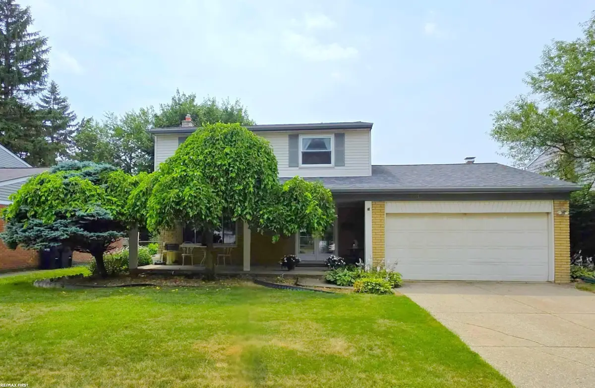 40147 Spitz DR, Sterling Heights, MI 48313 - #1