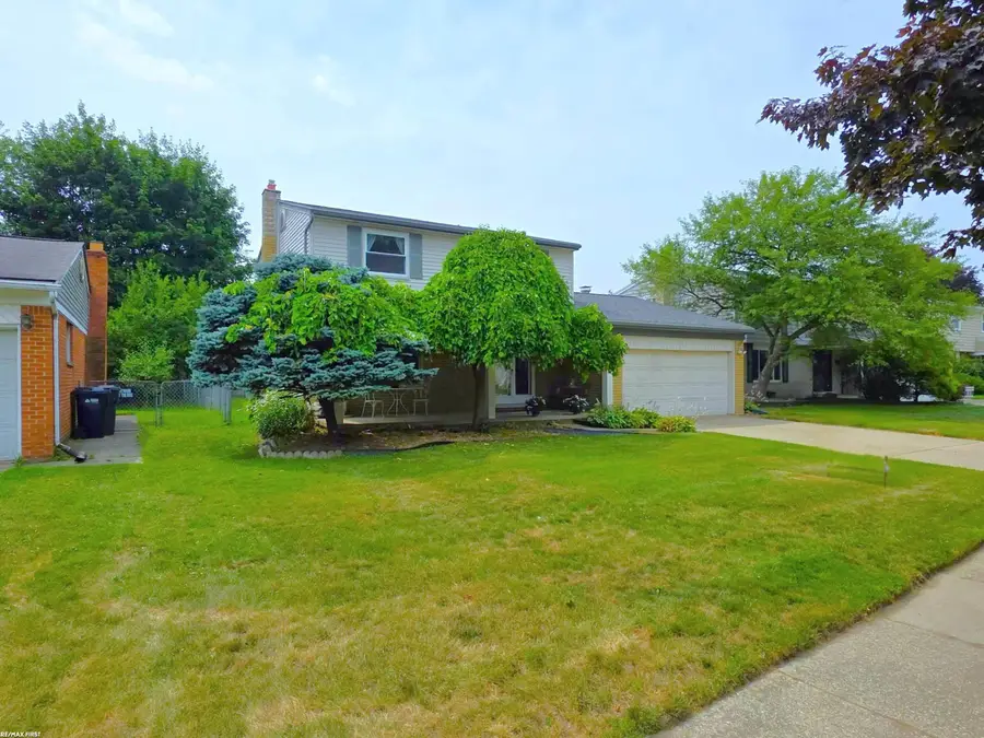 40147 Spitz DR, Sterling Heights, MI 48313 - #3