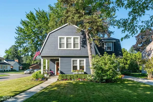 835 Cook, GrossePointeWoods, MI 48236