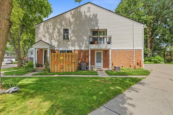 24746 Meadow Creek, HarrisonTownship, MI 48045