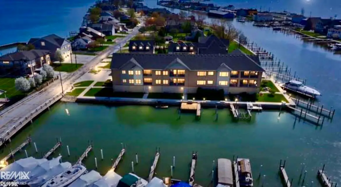 32172 N River Rd RD, Harrison, MI 48045 - #1