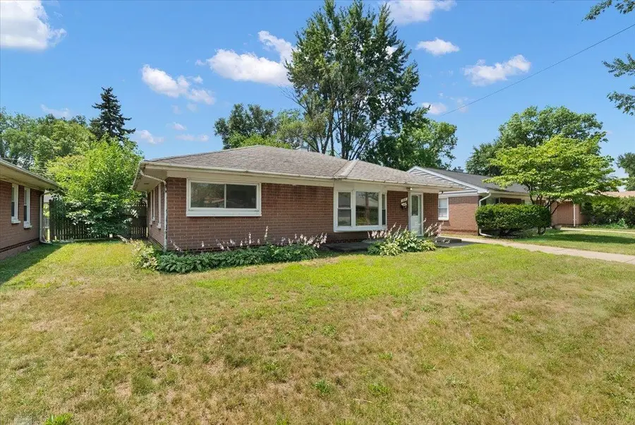 1218 E Hudson AVE, Madison Heights, MI 48071 - #3