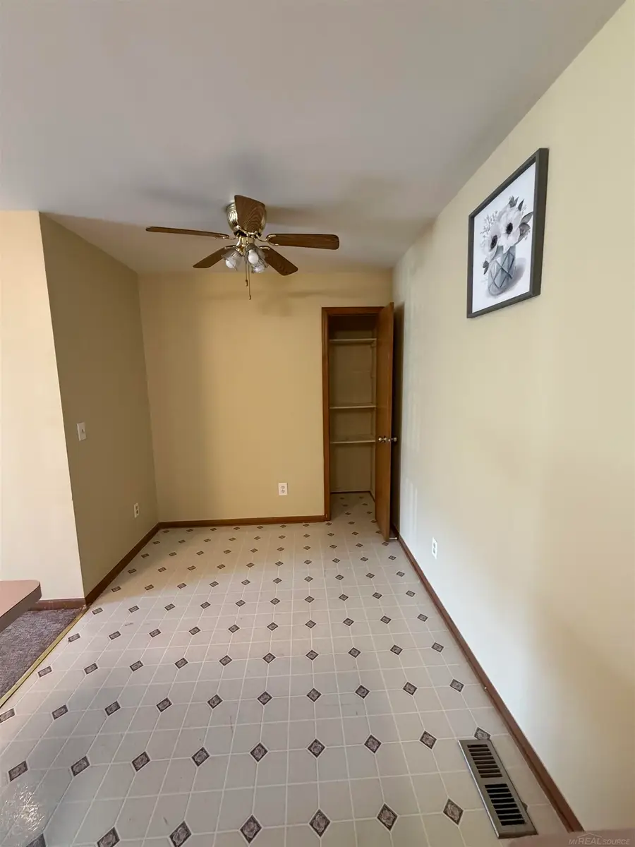 15246 Ashley CT, Macomb, MI 48044 - #3