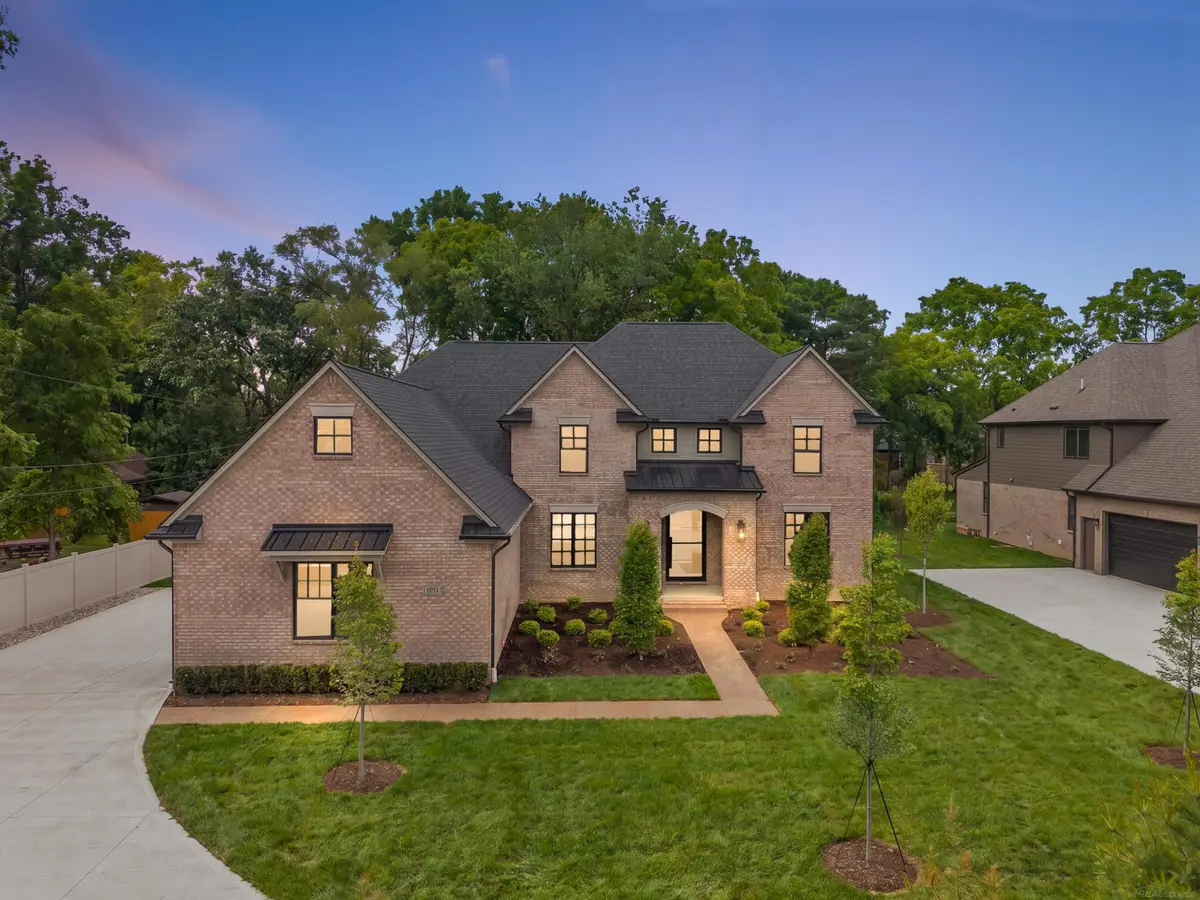 1051 E Avon RD, Rochester Hills, MI 48307 - #1