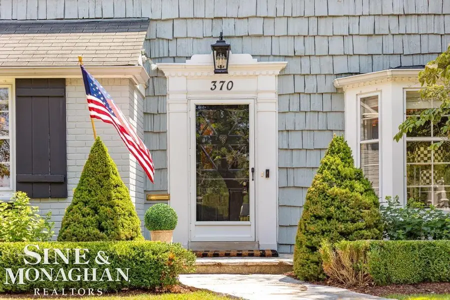 370 Country Club LN, Grosse Pointe Farms, MI 48236 - #3