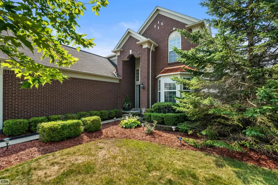 19056 Hazelton DR, Macomb, MI 48042 - #2