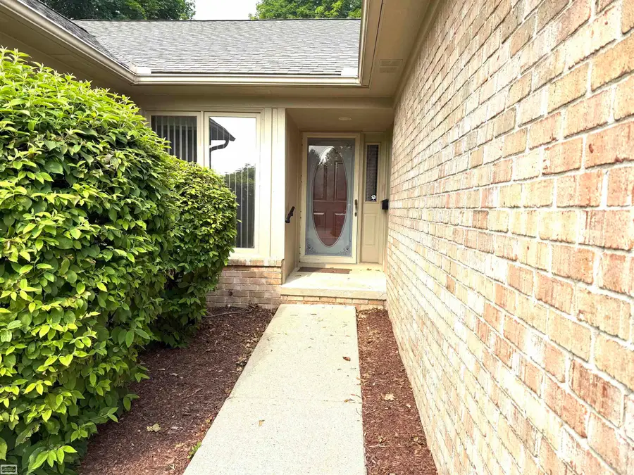41097 FOX RUN, Clinton, MI 48038 - #3