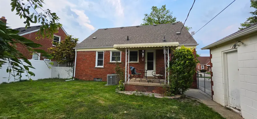 15757 Angelique AVE, Allen Park, MI 48101 - #2