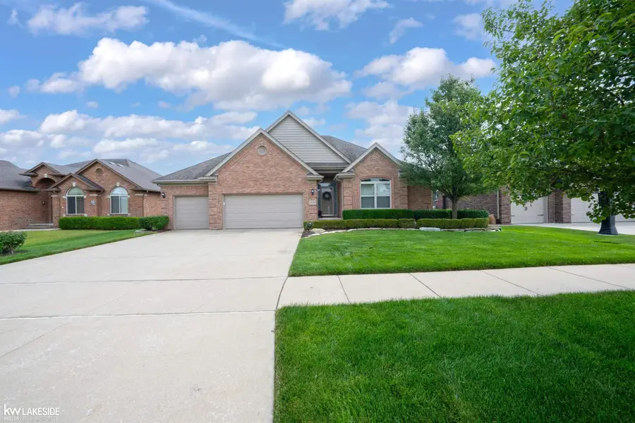 18508 Opal DR, Macomb, MI 48042 - #2