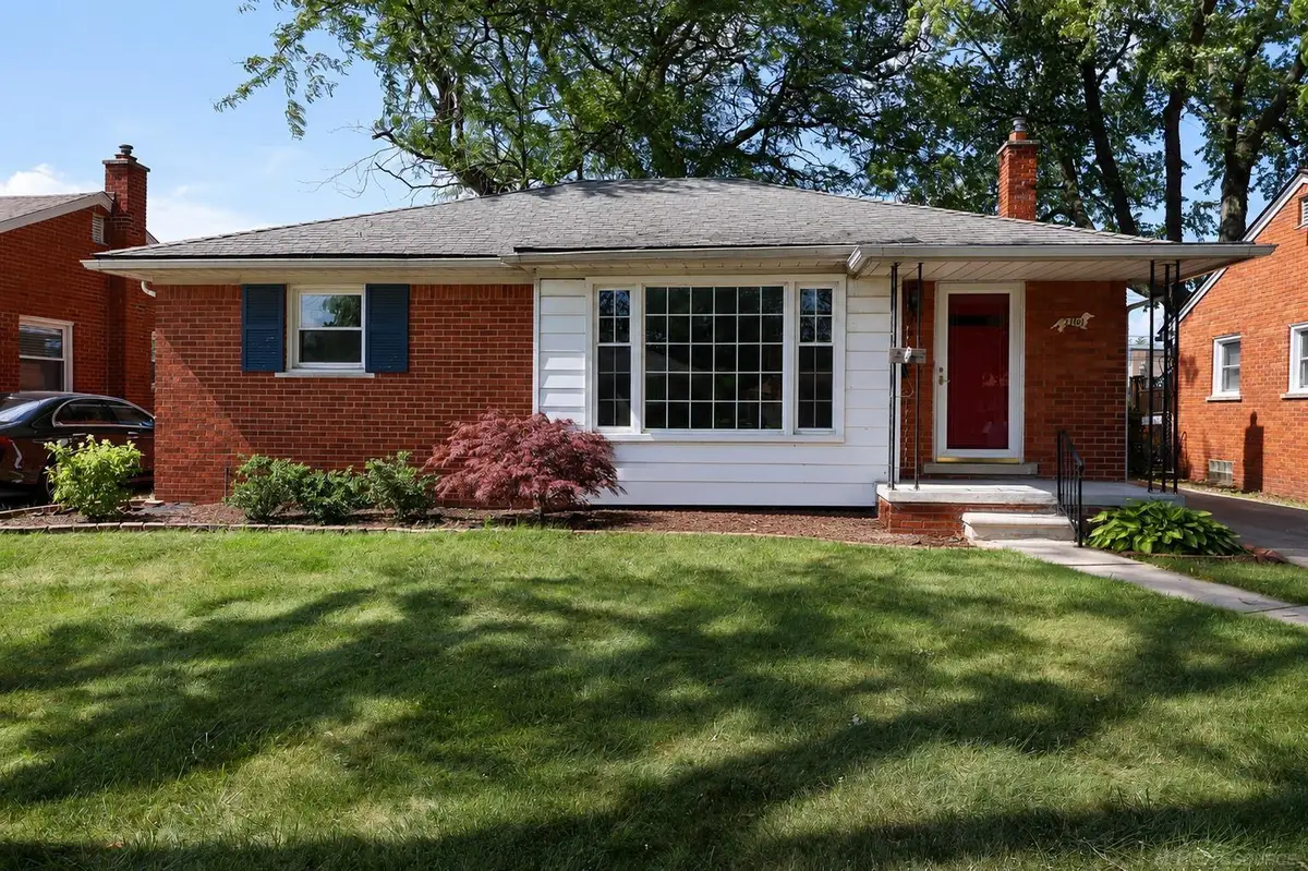 21101 Yale ST, Saint Clair Shores, MI 48081 - #1