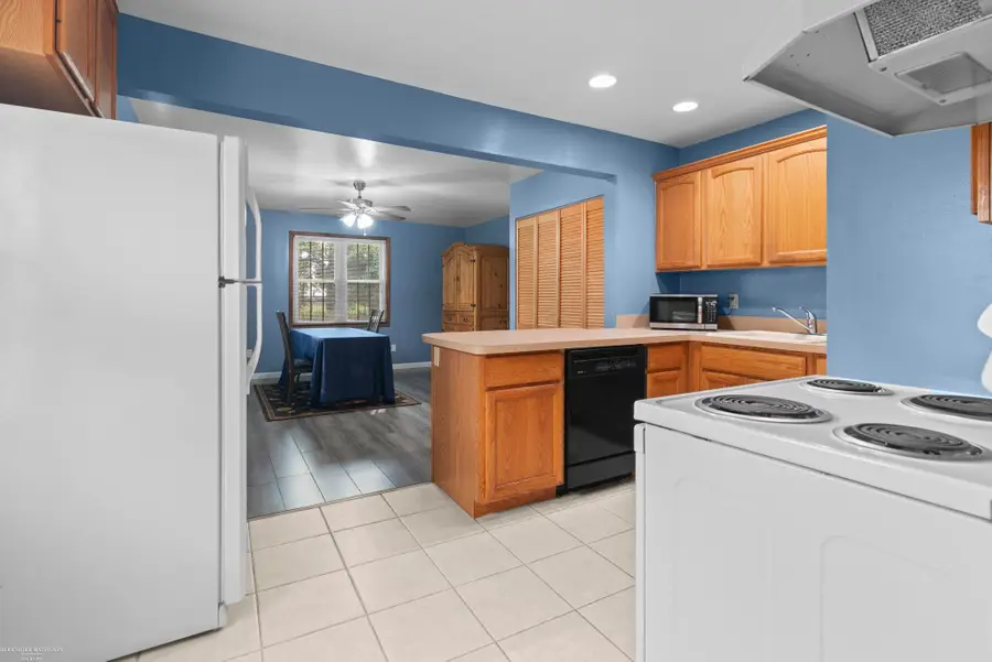 36240 Glen, Westland, MI 48186 - #2
