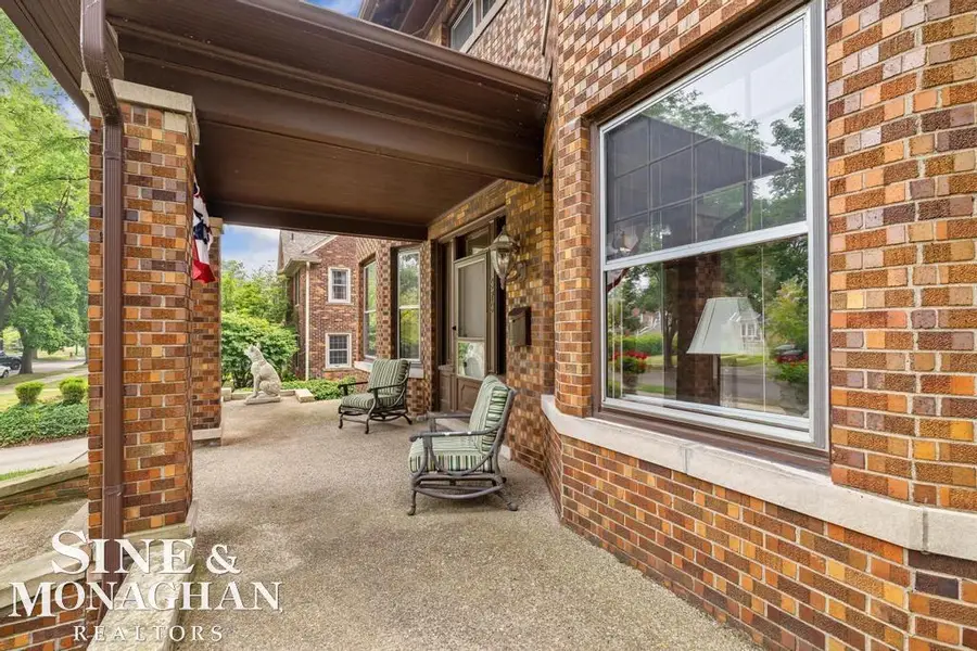 979 Lakepointe ST, Grosse Pointe Park, MI 48230 - #3