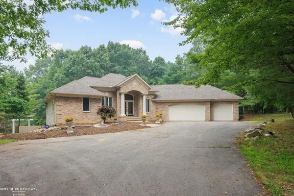 1268 Hidden View DR, Lapeer, MI 48446