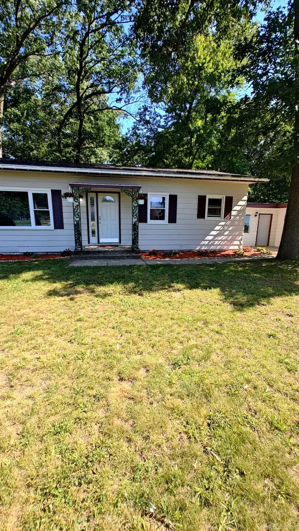 5271 124th AVE, Fennville, MI 49408