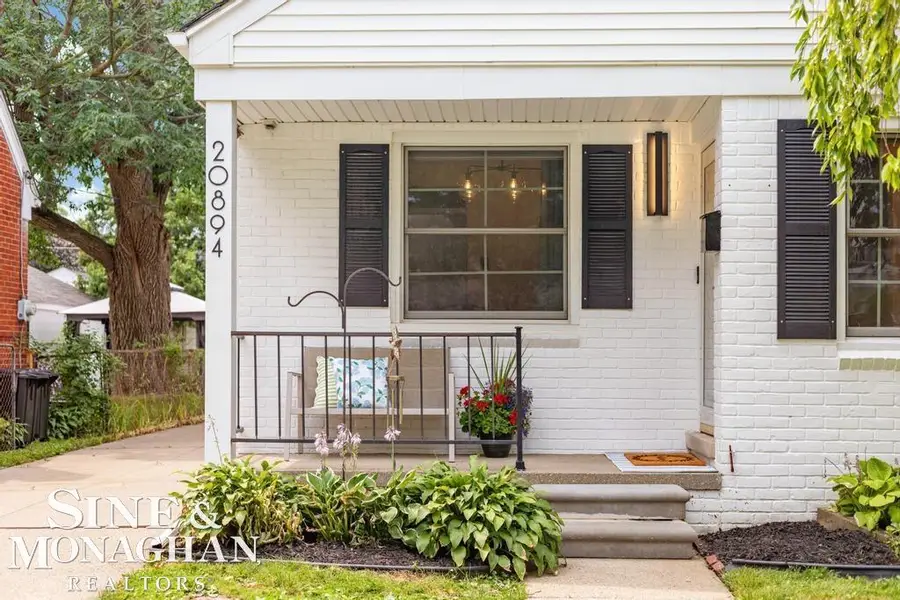 20894 Lochmoor ST, Harper Woods, MI 48225 - #3