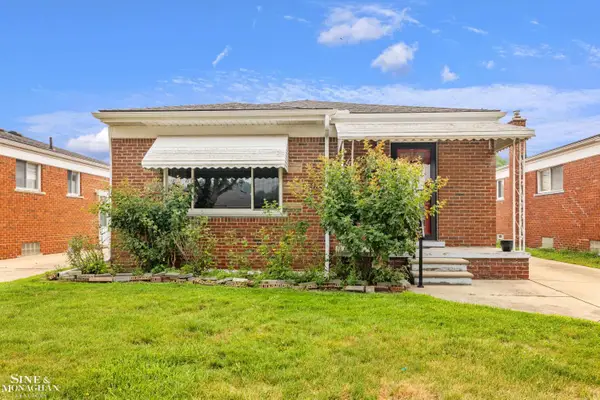 28016 Rockwood ST, StClairShores, MI 48081