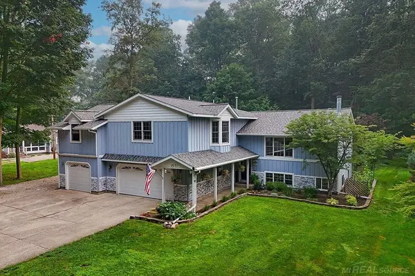 1571 Waukazoo DR, Holland, MI 49424