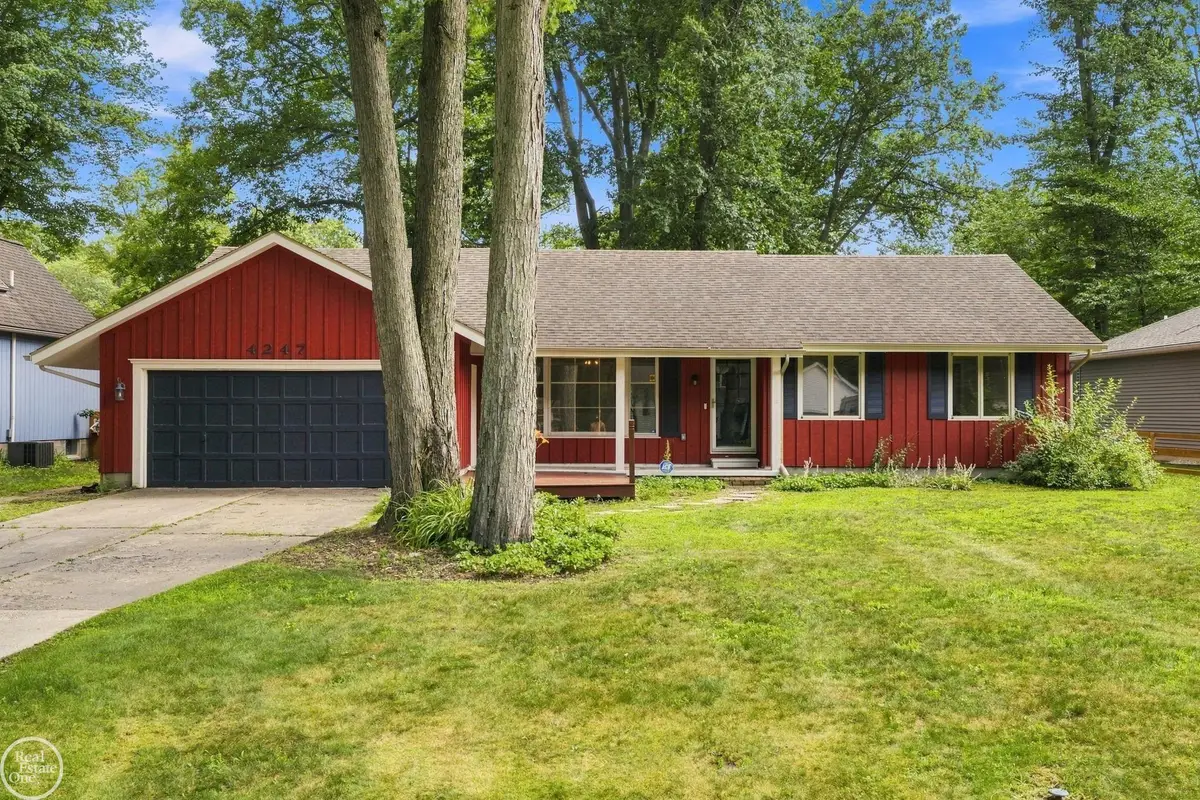 4247 Old Forge DR, Fort Gratiot, MI 48059 - #1