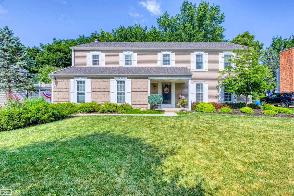 1374 E Horseshoe Bend DR, Rochester Hills, MI 48306 - #1
