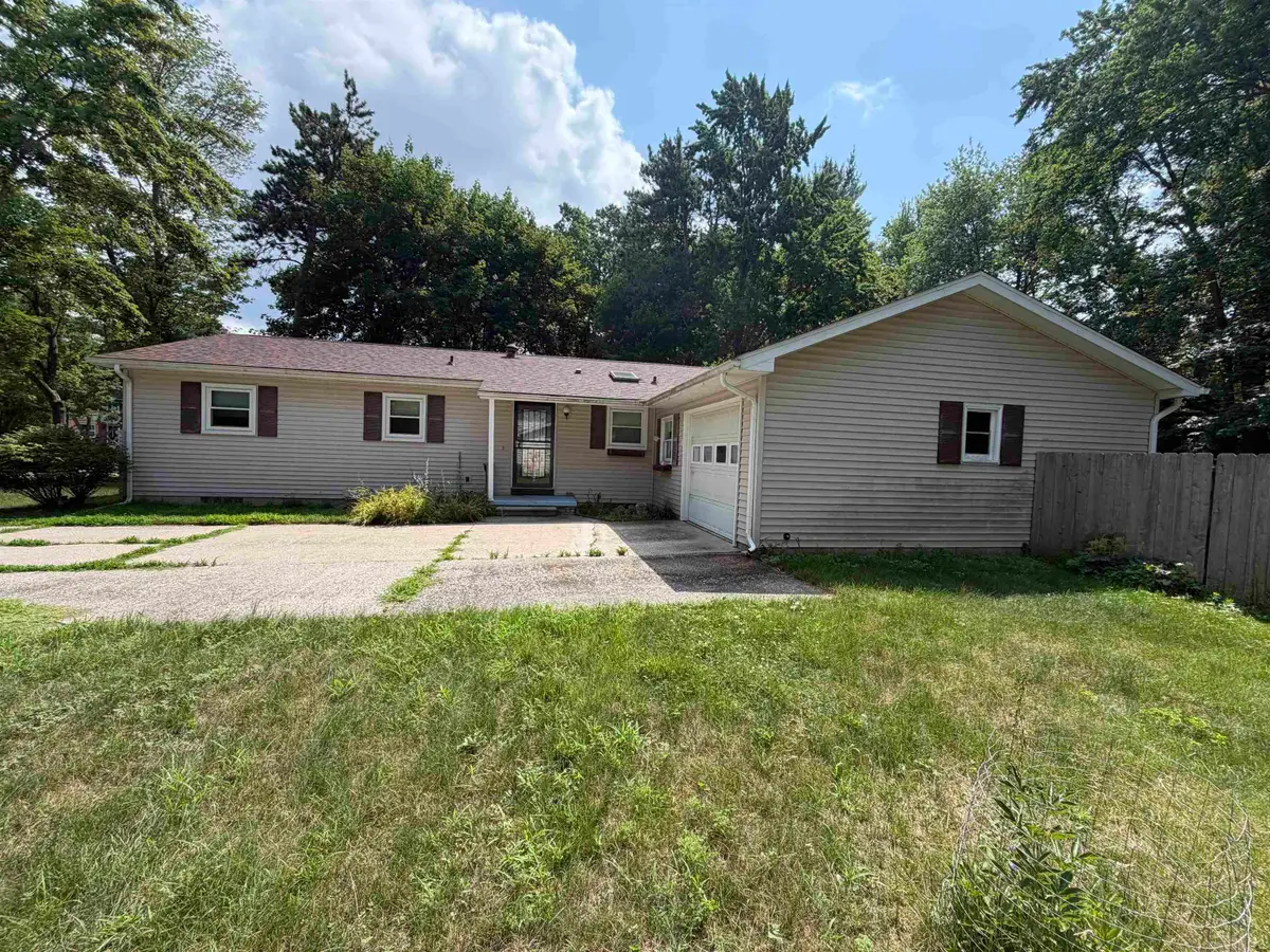 1413 Dilloway DR, Midland, MI 48640 - #1
