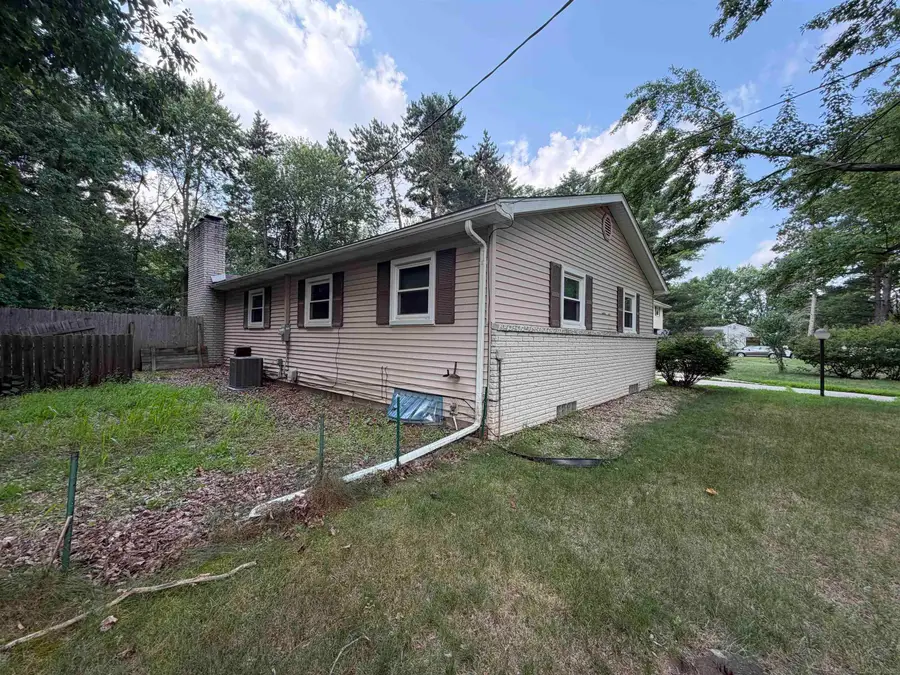 1413 Dilloway DR, Midland, MI 48640 - #2