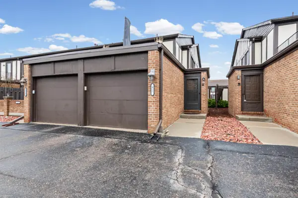 417 Country Club DR, StClairShores, MI 48082