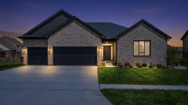1073 Williamson CIR, Pontiac, MI 48340
