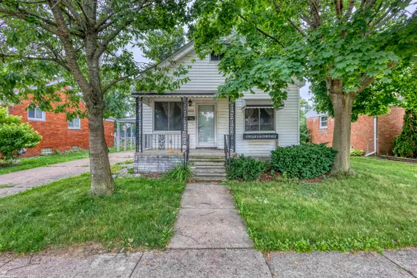 14846 Stephens Dr DR, Eastpointe, MI 48021