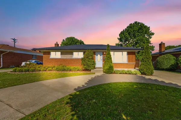 30121 Gloede DR, Warren, MI 48088