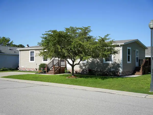 578 Twin Lake DR, Kimball, MI 48074