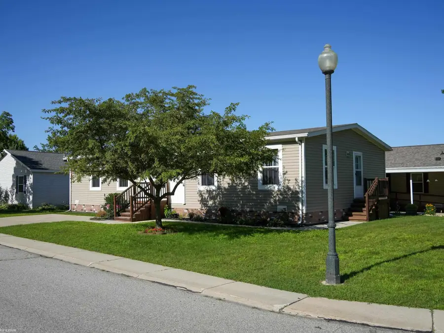 578 Twin Lake DR, Kimball, MI 48074 - #2