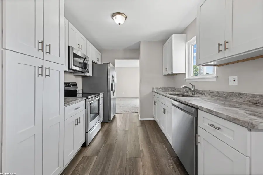 23112 Detour ST, Saint Clair Shores, MI 48082 - #3