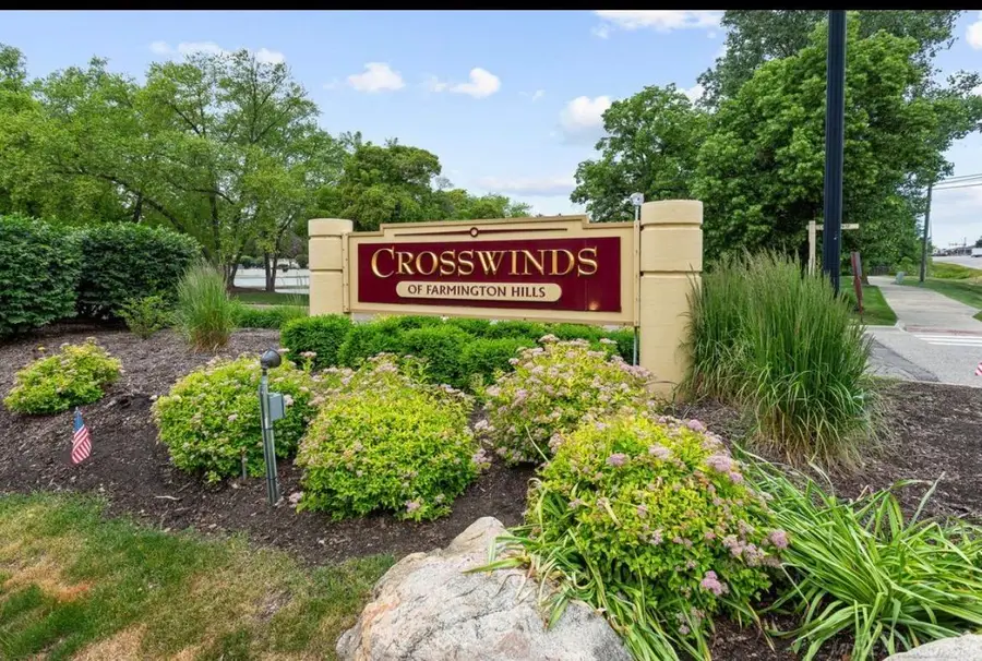 38860 Country CIR, Farmington Hills, MI 48331 - #2