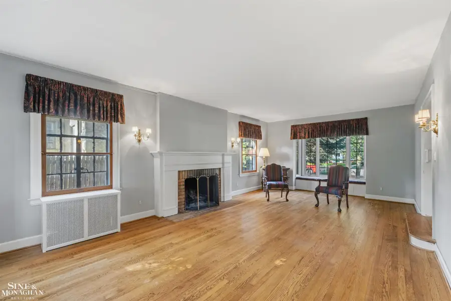 440 University PL, Grosse Pointe, MI 48230 - #2