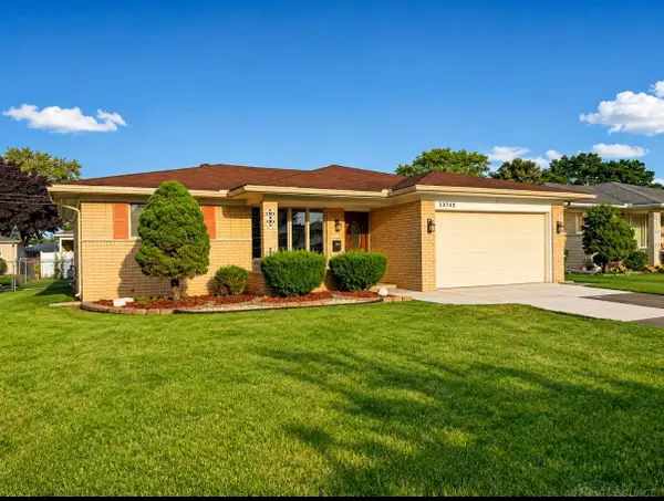 33742 Elford DR, SterlingHeights, MI 48312