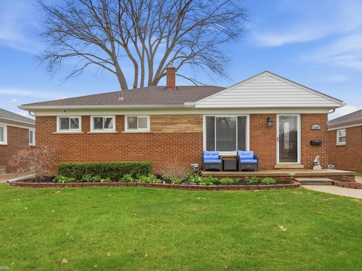 22007 Trombly ST, Saint Clair Shores, MI 48080 - #1