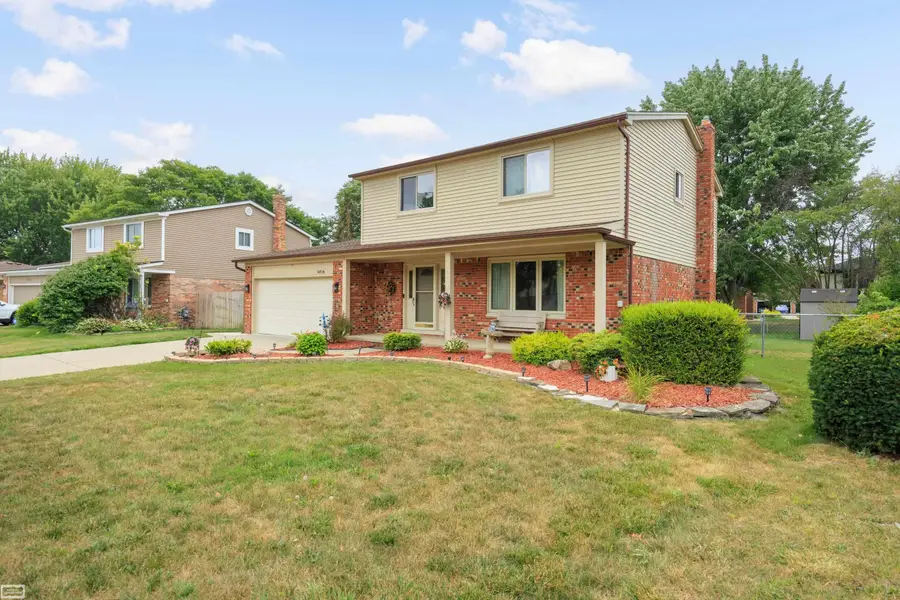 14514 Kerner DR, Sterling Heights, MI 48313 - #2