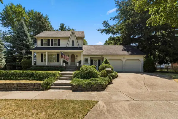 1229 Burlington DR, MtClemens, MI 48043