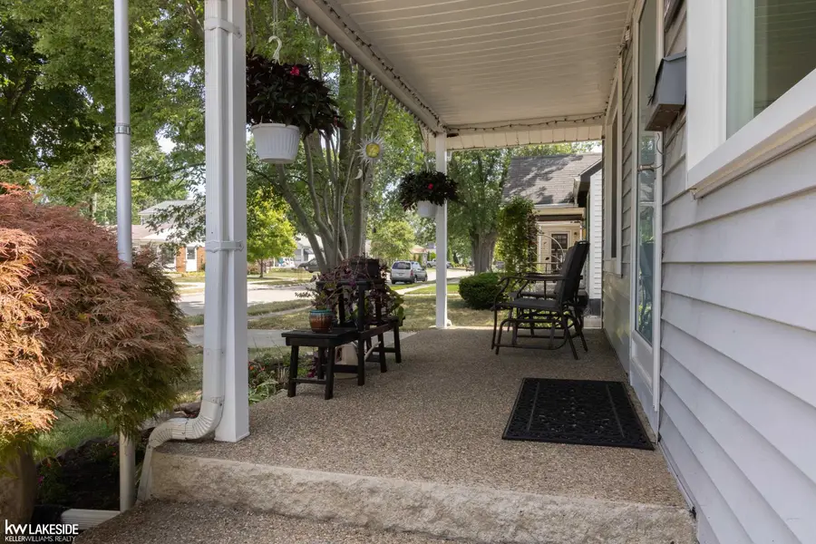 22428 Daniels ST, Saint Clair Shores, MI 48081 - #2